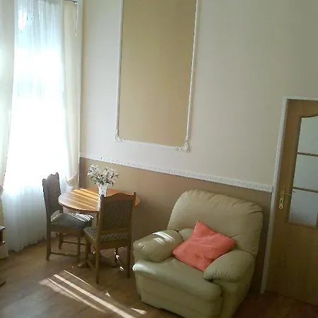 Apartma Jasmine * Κάρλοβι Βάρι
